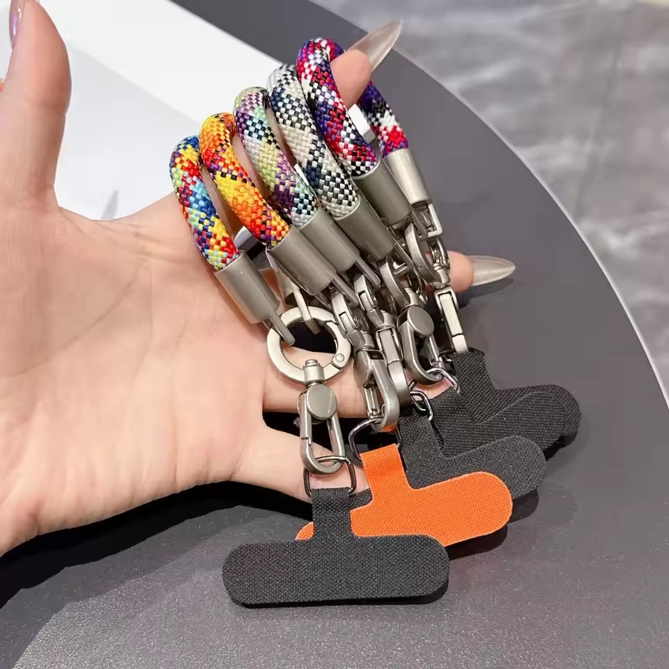 Cordino per telefono in metall - Phone Accessories And Gadgets recensione e prezzo
