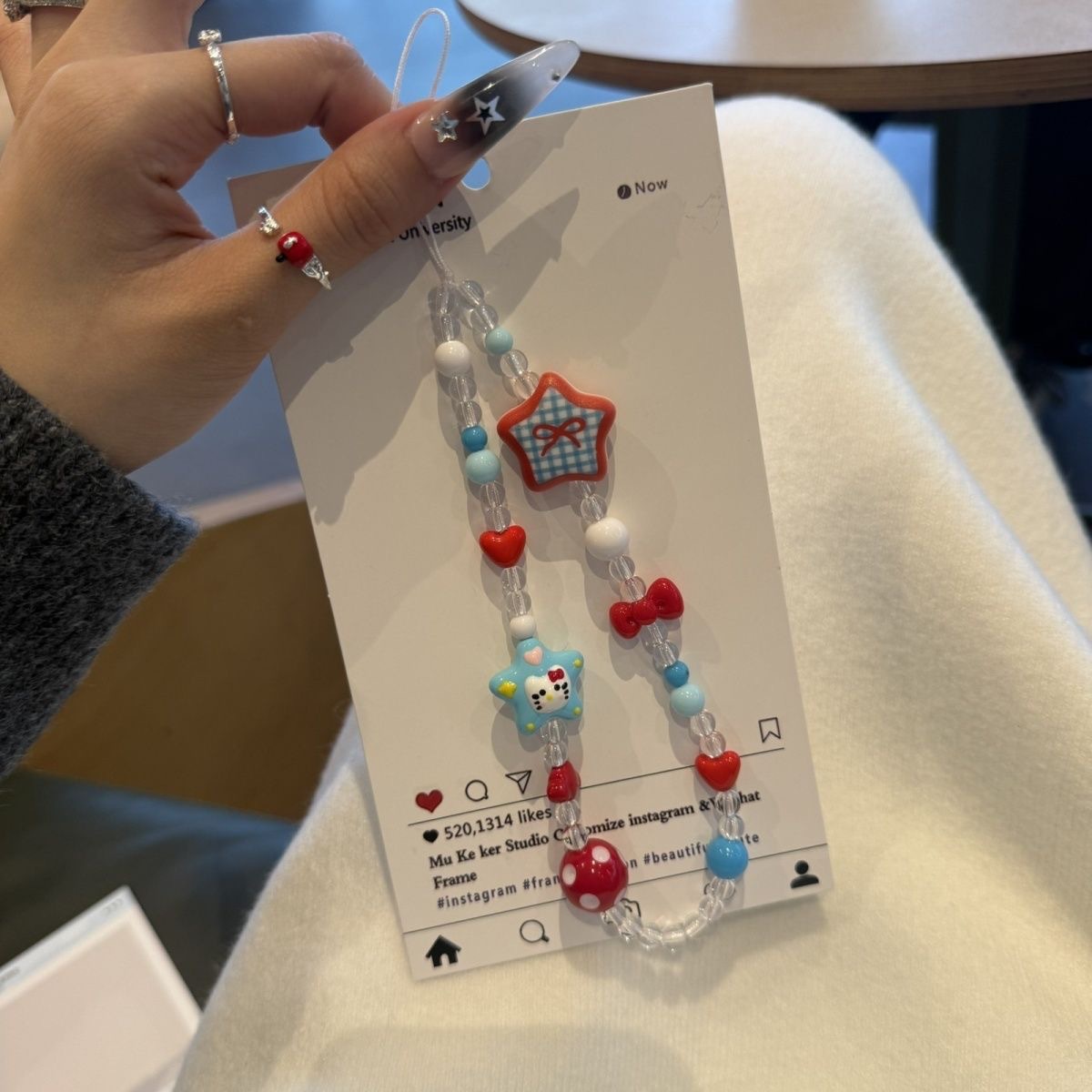 Portachiavi con perline Hello  - Phone Accessories And Gadgets recensione e prezzo